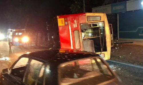 മുക്കത്ത് കെ.എസ്‌.ആർ.ടി.സി ബസ്‌ മറിഞ്ഞു, 15 പേർക്ക്‌ പരിക്ക്‌; അപകടത്തിൽപെട്ടത് ഇടുക്കി -കൂമ്പാറ ബസ്