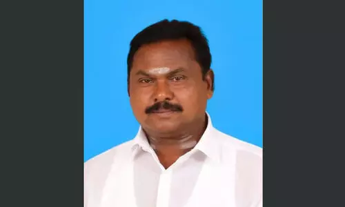 ഡ്രൈ​വി​ങ്ങി​നി​ടെ ഹൃ​ദ​യാ​ഘാ​തം; ത​മി​ഴ്നാ​ട് സ്വ​ദേ​ശി​യു​ടെ മൃ​ത​ദേ​ഹം നാ​ട്ടി​ലെ​ത്തി​ച്ചു