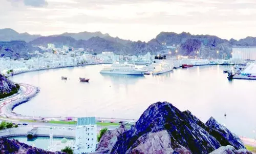 മ​ത്ര സു​ൽ​ത്താ​ൻ ഖാ​ബൂ​സ് തു​റ​മു​ഖ​ത്ത് സേ​വ​ന​ങ്ങ​ൾ മെ​ച്ച​പ്പെ​ടു​ത്തു​ന്നു