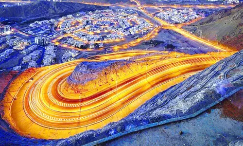 അ​മീ​റാ​ത്ത്-​ബൗ​ഷ​ർ പ​ർ​വ​ത പാ​ത​യി​ൽ ഉ​യ​ര നി​യ​ന്ത്ര​ണ മു​ന്ന​റി​യി​പ്പ് ബോ​ർ​ഡു​ക​ൾ സ്ഥാ​പി​ക്കു​ന്നു