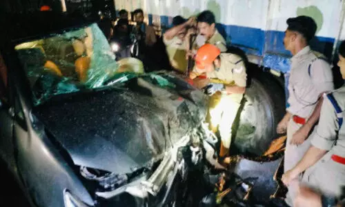 കോഴിക്കോട് പന്തീരാങ്കാവിൽ കാറും ലോറിയും കൂട്ടിയിടിച്ച് യുവാവ് മരിച്ചു; നാല് പേർക്ക് ഗുരുതര പരിക്ക്