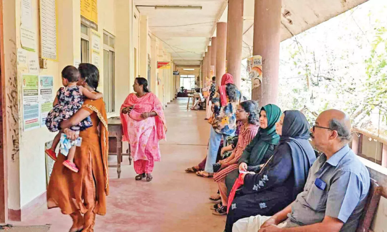 വൈദ്യുതി നിലച്ചാൽ പ്രവർത്തന രഹിതമായി പൊന്നാനി സബ് രജിസ്ട്രാർ ഓഫിസ്