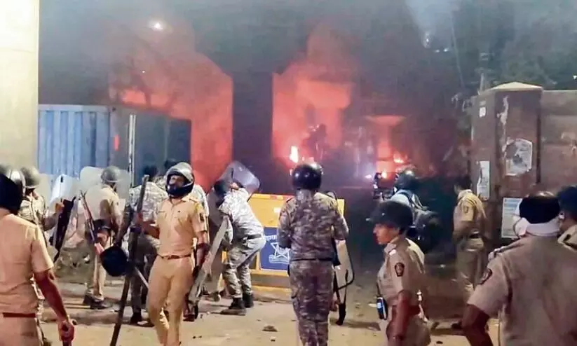 നാഗ്പൂരിൽ വനിതാ പൊലീസ് ഉദ്യോഗസ്ഥയെ ആക്രമിച്ചതായി കേസ്: സംഘർഷബാധിത പ്രദേശങ്ങളിൽ കർഫ്യൂ തുടരുന്നു