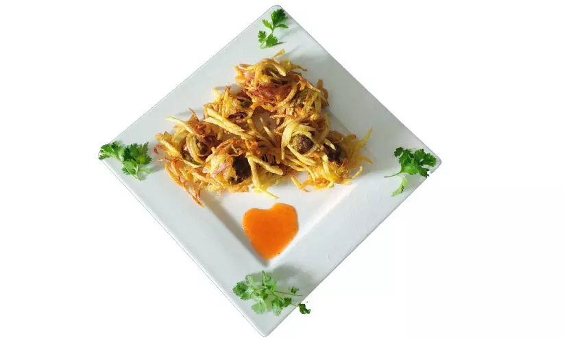 പൊ​ട്ട​റ്റോ ചി​ക്ക​ൻ നെ​സ്റ്റ്