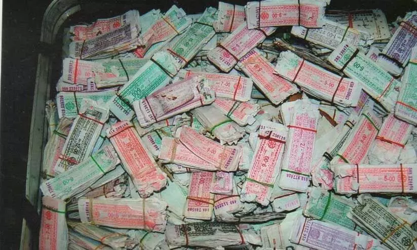 മുല്ലക്കൊടി സ്കൂളിൽ നിന്ന് വ്യത്യസ്തമായൊരാശയം, വിദ്യാർഥികൾ ശേഖരിച്ചത് 32,360 ബസ് ടിക്കറ്റുകൾ