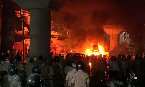 ഔറംഗസീബിന്റെ ശവകുടീരം പൊളിക്കണമെന്നാവശ്യപ്പെട്ട് സംഘർഷം: 50 പേർ അറസ്റ്റിൽ, നിരോധനാജ്ഞ തുടരുന്നു