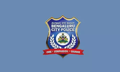 റോ​ഡി​ലെ അ​തി​ക്ര​മം: പ്ര​തി​ക​ളു​ടെ വി​ഡി​യോ സ​മൂ​ഹ​മാ​ധ്യ​മ​ങ്ങ​ളി​ലി​ടാ​ൻ പൊ​ലീ​സ്