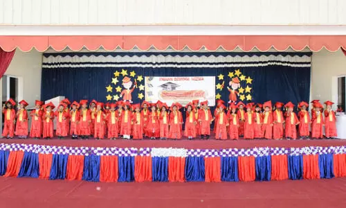 നി​സ്‌​വ ഇ​ന്ത്യ​ന്‍ സ്‌​കൂ​ള്‍ കെ.ജി ഗ്രാ​ജ്വേ​ഷ​ന്‍