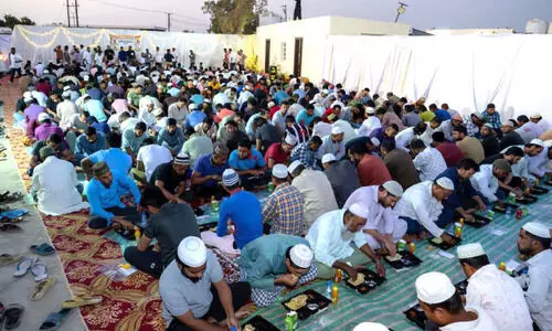 ഇ​ൻ​കാ​സ് ഒ​മാ​ൻ ലേ​ബ​ർ ക്യാ​മ്പി​ൽ ഇ​ഫ്താ​ർ സം​ഘ​ടി​പ്പി​ച്ചു