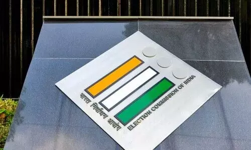 വ്യാജ വോട്ടർമാരെ തിരിച്ചറിയാൻ പുതിയ ഉപകരണം കൊണ്ടുവരുമെന്ന് തെരഞ്ഞെടുപ്പ് കമീഷൻ; നീക്കം തൃണമൂലിന്റെ ആരോപണങ്ങൾക്കു പിന്നാലെ