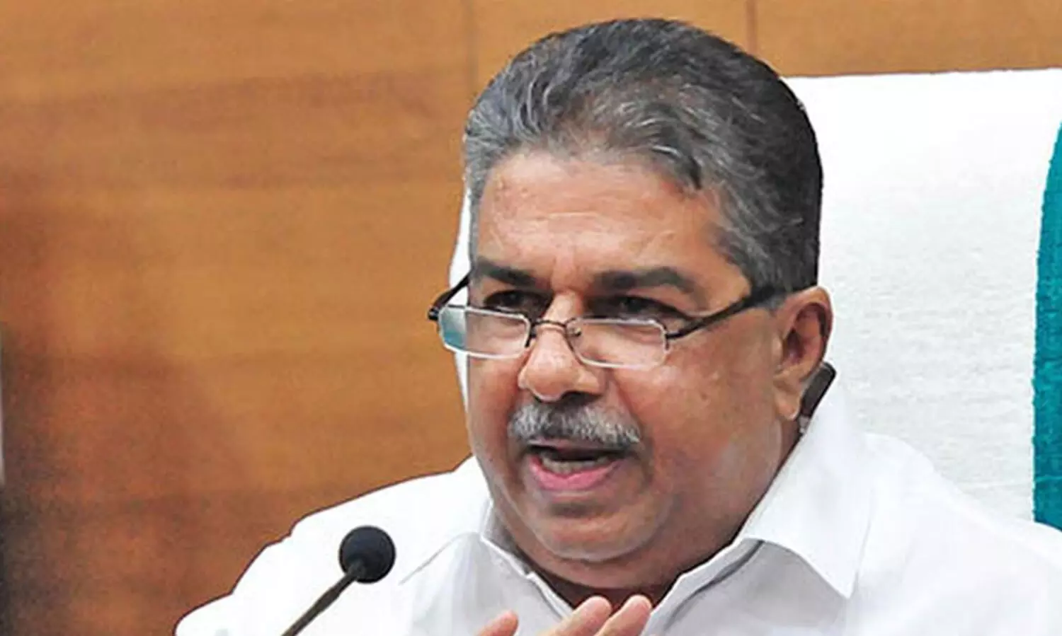 നടി വിന്‍ സിയുടെ പരാതി ഗൗരവമുള്ളതെന്ന് മന്ത്രി സജി ചെറിയാന്‍; ‘മുഖം നോക്കാതെ നടപടിയെടുക്കും’