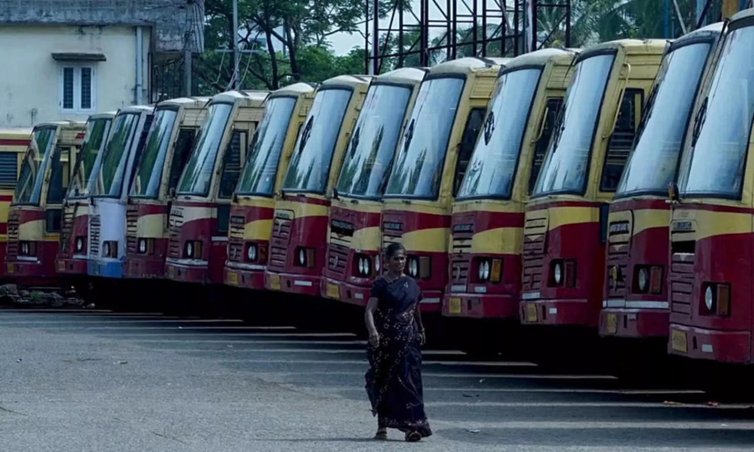 ജീവനക്കാരുടെ വിഹിതവും വക മാറ്റി കെ.എസ്.ആർ.ടി.സി