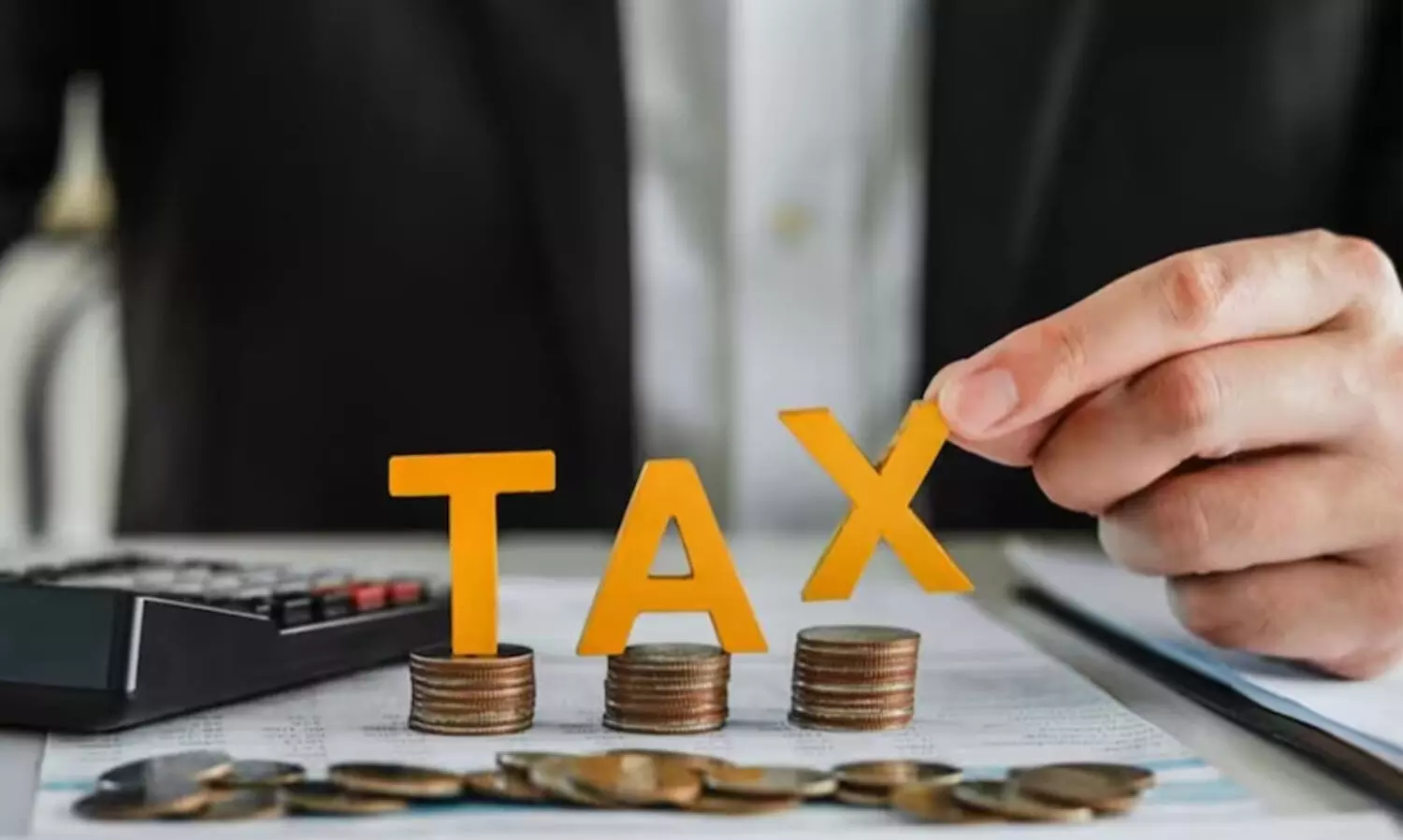 ഇന്ത്യയിൽ ഏറ്റവും ഉയർന്ന നികുതി അടക്കുന്ന നടൻ ആര്?