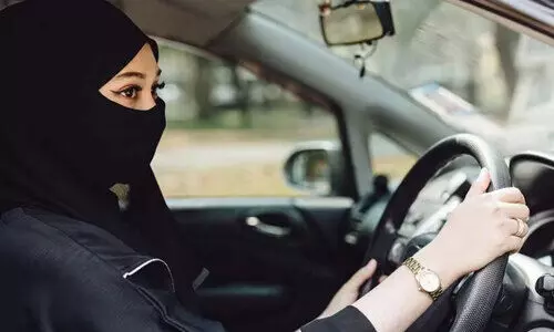 ഡ്രൈ​വി​ങ്ങി​നി​ടെ നി​ഖാ​ബ് ധ​രി​ക്കു​ന്ന​തി​ന് നി​രോ​ധ​ന​മി​ല്ല; വ്യാ​ജ​വാ​ർ​ത്ത ത​ള്ളി ആ​ഭ്യ​ന്ത​ര മ​ന്ത്രാ​ല​യം