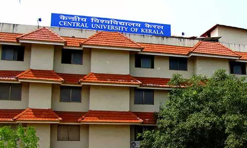 കേ​ന്ദ്ര വാ​ഴ്സി​റ്റി നി​യ​മ​നം; ശ​മ്പ​ളം നി​ശ്ച​യി​ച്ച​തി​ലും ച​ട്ട​ലം​ഘ​നം