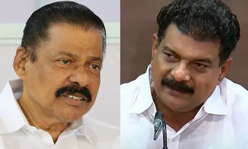 സംഘപരിവാറിന്റെ അതേ കണ്ണടയാണ് ഗോവിന്ദൻ മാഷിനും, ഇതൊക്കെ ഒന്ന് മാറ്റിപ്പിടിക്കൂ മാഷേ, ബീറ്റാവേർഷനോടാണ് സംവദിക്കുന്നതെന്ന് ഓർക്കണ്ടേ; എം.വി. ഗോവിന്ദനെ പരിഹസിച്ച് അൻവർ സംഘപരിവാറിന്റെ അതേ കണ്ണടയാണ് ഗോവിന്ദൻ മാഷിനും, ഇതൊക്കെ ഒന്ന് മാറ്റിപ്പിടിക്കൂ മാഷേ, ബീറ്റാവേർഷനോടാണ് സംവദിക്കുന്നതെന്ന് ഓർക്കണ്ടേ; എം.വി. ഗോവിന്ദനെ പരിഹസിച്ച് അൻവർ