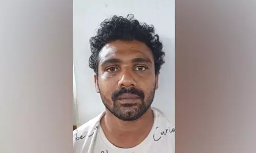 യു​വാ​വി​നെ കു​ത്തി​ക്കൊ​ല്ലാ​ൻ ശ്ര​മി​ച്ച കേ​സി​ൽ പ്ര​തി അ​റ​സ്റ്റി​ൽ