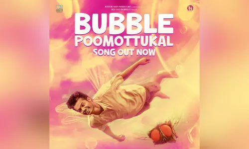 കളർഫുൾ ദൃശ്യങ്ങൾ, മാജിക്കൽ വോയ്സ്! ത്രീഡി ചിത്രം ലൗലിയിലെ ബബിൾ പൂമൊട്ടുകൾ ഗാനം പുറത്ത്