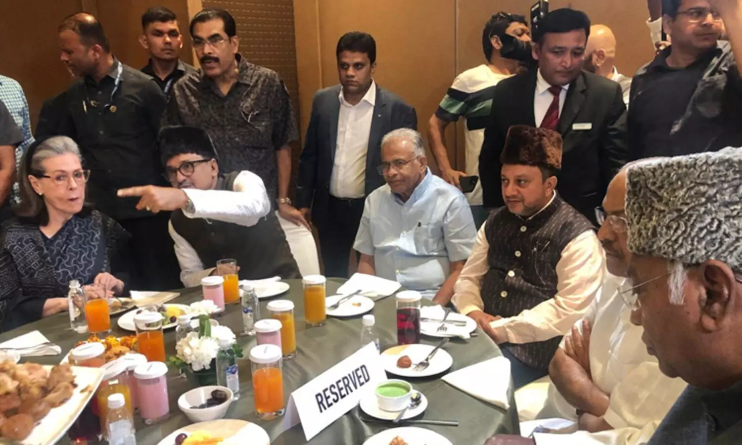 പതിറ്റാണ്ടിനിടെ ഡൽഹി കണ്ട ഏറ്റവും വലിയ രാഷ്ട്രീയ ഇഫ്താറുമായി ​മുസ്‍ലിം ലീഗ്; പങ്കെടുത്തത് വൻ നേതൃനിര