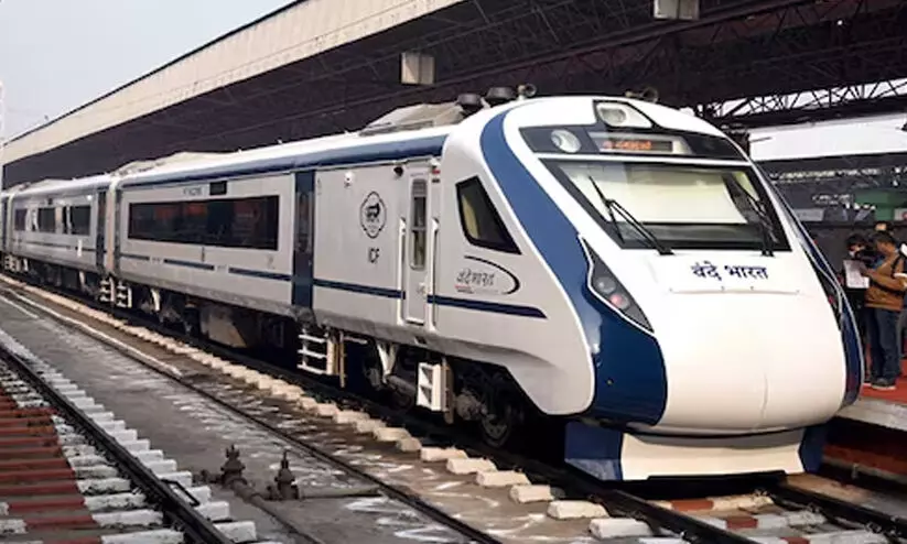 വ​ന്ദേ ഭാ​ര​ത് എ​ക്സ്പ്ര​സ് മും​ബൈ​യി​ലേ​ക്ക് നീ​ട്ട​ണം