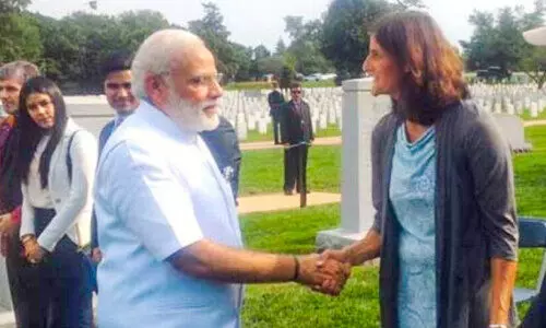 മോ​ദി​യു​ടെ പ്ര​ശം​സ​ക്ക് വി​മ​ർ​ശ​നം