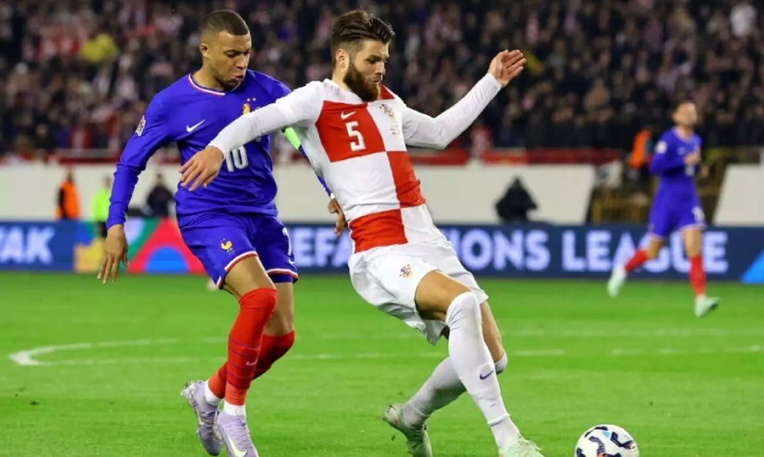 എംബാപ്പെ തിരിച്ചെത്തിയിട്ടും രക്ഷ‍യില്ല; നേഷൻസ് ലീഗിൽ ഫ്രാൻസിന് ഞെട്ടിക്കുന്ന തോൽവി (0-2)