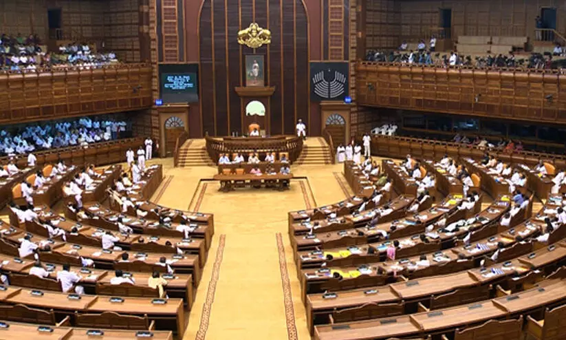 അംഗൻവാടി ജീവനക്കാരുടെ സമരം നിയമസഭയിൽ; അവതരണാനുമതി ലഭിച്ചില്ല; ഇറങ്ങിപ്പോയി പ്രതിപക്ഷം അംഗൻവാടി ജീവനക്കാരുടെ സമരം നിയമസഭയിൽ; അവതരണാനുമതി ലഭിച്ചില്ല; ഇറങ്ങിപ്പോയി പ്രതിപക്ഷം