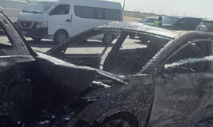 വാഹനങ്ങൾ കൂട്ടിയിടിച്ചു കത്തിനശിച്ചു വാഹനങ്ങൾ കൂട്ടിയിടിച്ചു കത്തിനശിച്ചു