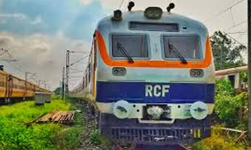 ദുരിതയാത്രയ്ക്ക് ആശ്വാസം; തീരദേശപാതയിലെ മെമു ട്രെയിനുകളില്‍ അധിക കോച്ചുകള്‍