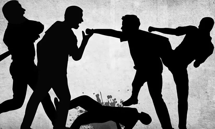 മലപ്പുറത്ത് സ്കൂളിൽ വിദ്യാർഥികൾ തമ്മിൽ സംഘർഷം; മൂന്ന് പേർക്ക് കുത്തേറ്റു