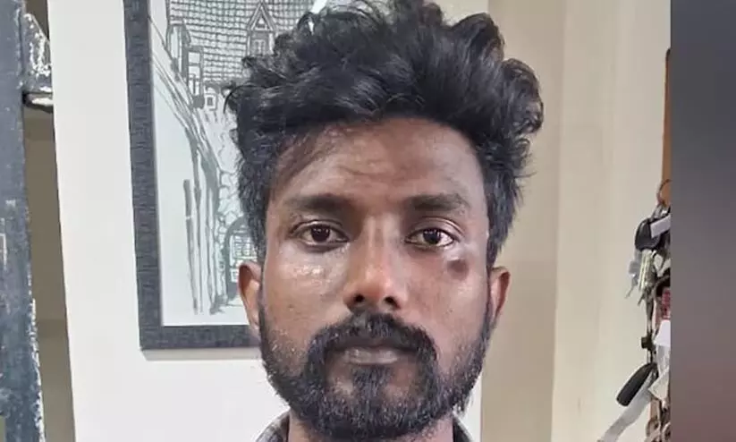 പണം കൊടുത്തില്ല, കൊല്ലുമെന്ന് ഭീഷണി; ലഹരിക്ക് അടിമയായ മകനെ പൊലീസിൽ ഏൽപ്പിച്ച് അമ്മ; സംഭവം കോഴിക്കോട് പണം കൊടുത്തില്ല, കൊല്ലുമെന്ന് ഭീഷണി; ലഹരിക്ക് അടിമയായ മകനെ പൊലീസിൽ ഏൽപ്പിച്ച് അമ്മ; സംഭവം കോഴിക്കോട്