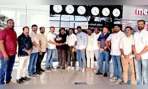 ആ​ര്യാ​ട​ൻ ഷൗ​ക്ക​ത്തി​ന് ഒ.​ഐ.​സി.​സി സ്വീ​ക​ര​ണം