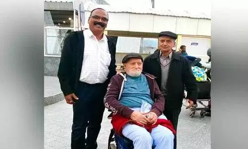 ഉ​റ്റ​വ​രു​ടെ ചാ​ര​ത്ത് റാ​ഷി​ദ് അ​ന്‍വ​ര്‍ ധ​ര്‍