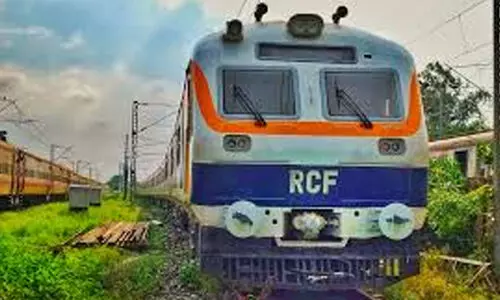 ദുരിതയാത്രയ്ക്ക് ആശ്വാസം; തീരദേശപാതയിലെ മെമു ട്രെയിനുകളില്‍ അധിക കോച്ചുകള്‍