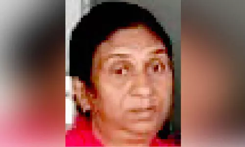 ബ​സി​ൽ യാത്രക്കാരിയുടെ മാല മോഷ്ടിച്ച യുവതി പിടിയിൽ