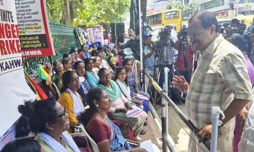 ഡൽഹി നാടകത്തിൽ വീണജോർജ് ആശപ്രവര്‍ത്തകരോട് മാപ്പുപറയണം- വി. മുരളീധരൻ