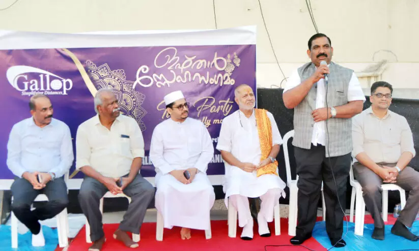 ഗാ​ല​പ് ഷി​പ്പി​ങ് ക​മ്പ​നി​യും ക​ണ്ണൂ​ർ ടെ​ക്സ്റ്റൈ​ലും സം​യു​ക്ത​മാ​യി ഇ​ഫ്താ​ർ സം​ഘ​ടി​പ്പി​ച്ചു