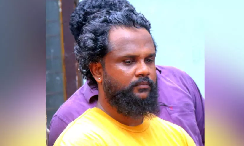 മാ​ര​ക ല​ഹ​രി ഗു​ളി​ക​ക​ളുടെ വിൽപന; കൊ​ല​ക്കേ​സ് പ്ര​തി​യുൾപ്പെടെ രണ്ടുപേർ പി​ടി​യിൽ