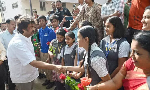 എ​സ്.​എ​സ്.​എ​ൽ.​സി പ​രീ​ക്ഷ തു​ട​ങ്ങി; ശി​രോ​വ​സ്ത്ര വി​ല​ക്കി​ല്ല