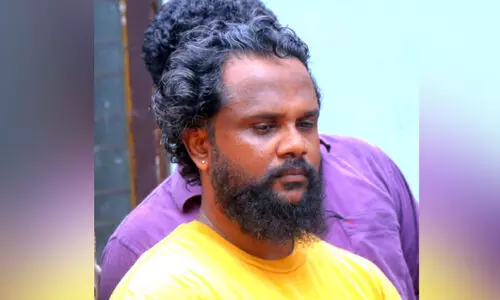 മാ​ര​ക ല​ഹ​രി ഗു​ളി​ക​ക​ളുടെ വിൽപന; കൊ​ല​ക്കേ​സ് പ്ര​തി​യുൾപ്പെടെ രണ്ടുപേർ പി​ടി​യിൽ