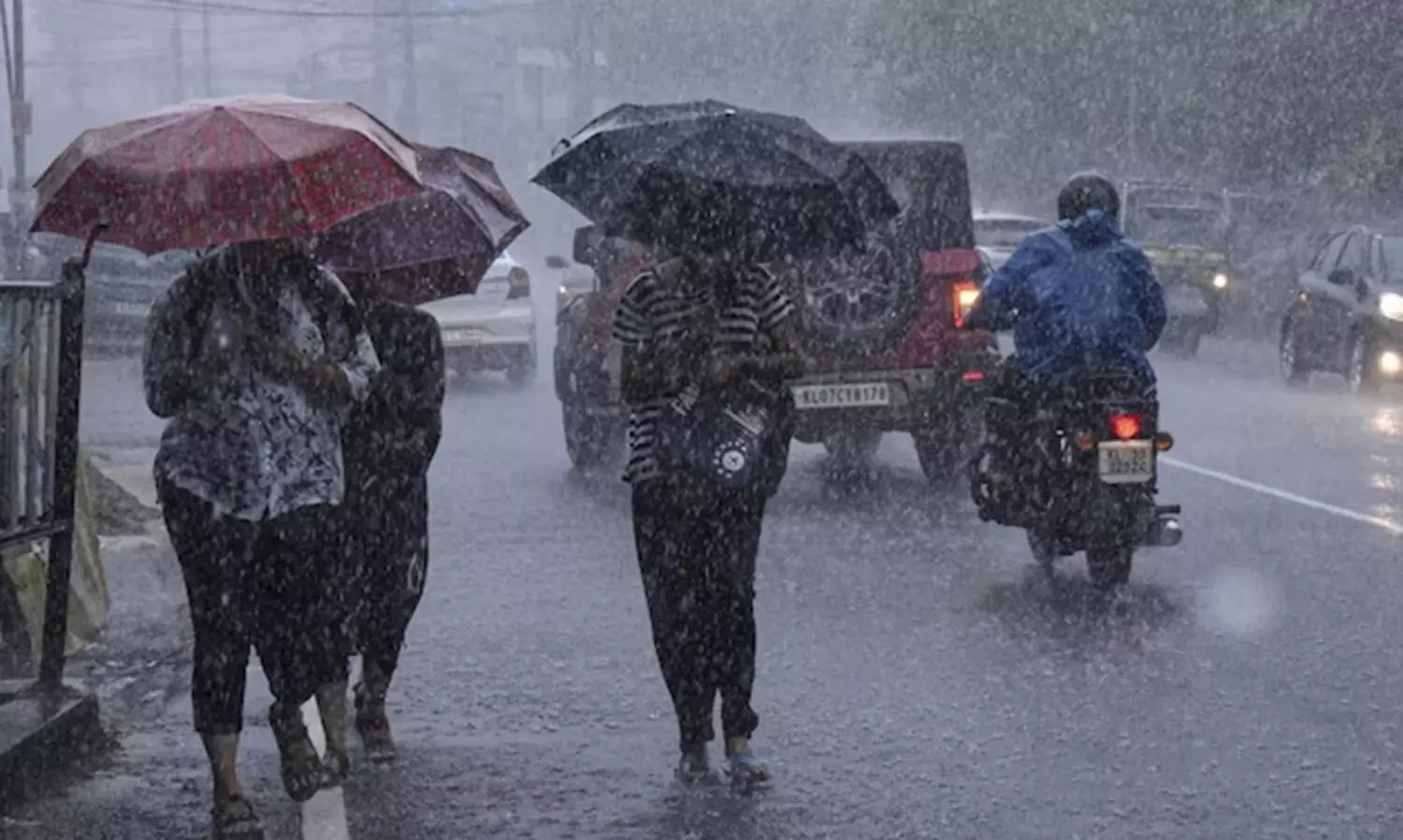 കേരളത്തിൽ മഴ തുടരും; ഞായറാഴ്ച വരെ ഇടിമിന്നലോടു കൂടിയ മഴക്ക് സാധ്യത