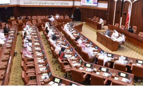 ബി​രു​ദം അ​നി​വാ​ര്യ​മ​ല്ലാ​ത്ത പൊ​തു-​സ്വ​കാ​ര്യ തൊ​ഴി​ൽ മേ​ഖ​ല​ക​ളി​ൽ സം​വ​ര​ണം ഏ​ർ​പ്പെ​ടു​ത്ത​ണ​മെ​ന്ന നി​ർ​ദേ​ശ​വു​മാ​യി എം.​പി​മാ​ർ