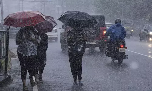 കേരളത്തിൽ മഴ തുടരും; ഞായറാഴ്ച വരെ ഇടിമിന്നലോടു കൂടിയ മഴക്ക് സാധ്യത