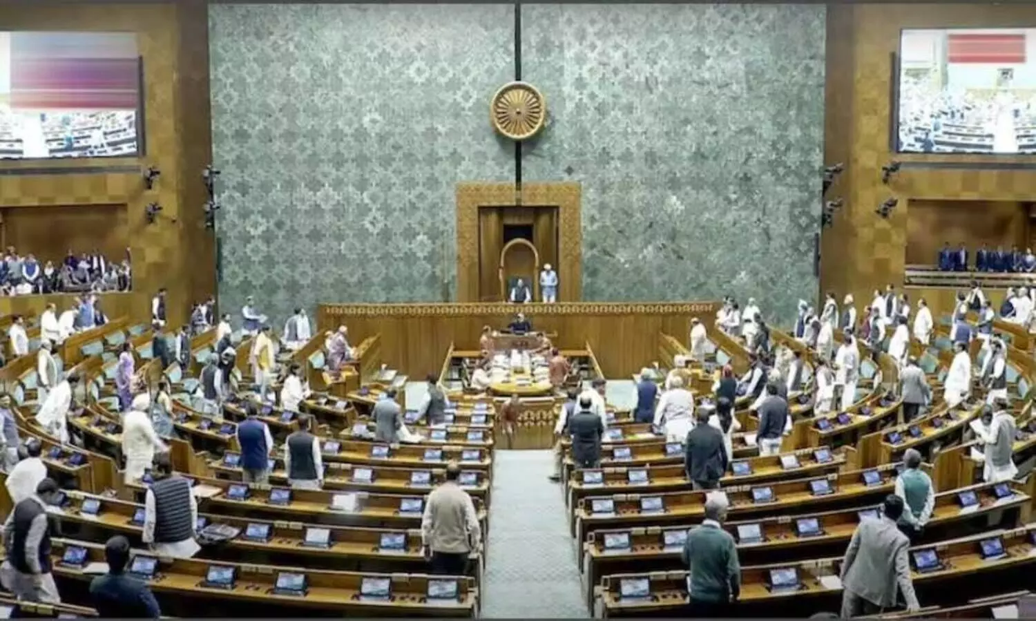 എം.പിമാർക്ക് ശമ്പള വർധന; പ്രതിമാസം 1,24,000 രൂപ, അലവൻസും പെൻഷനും ഉയർത്തി