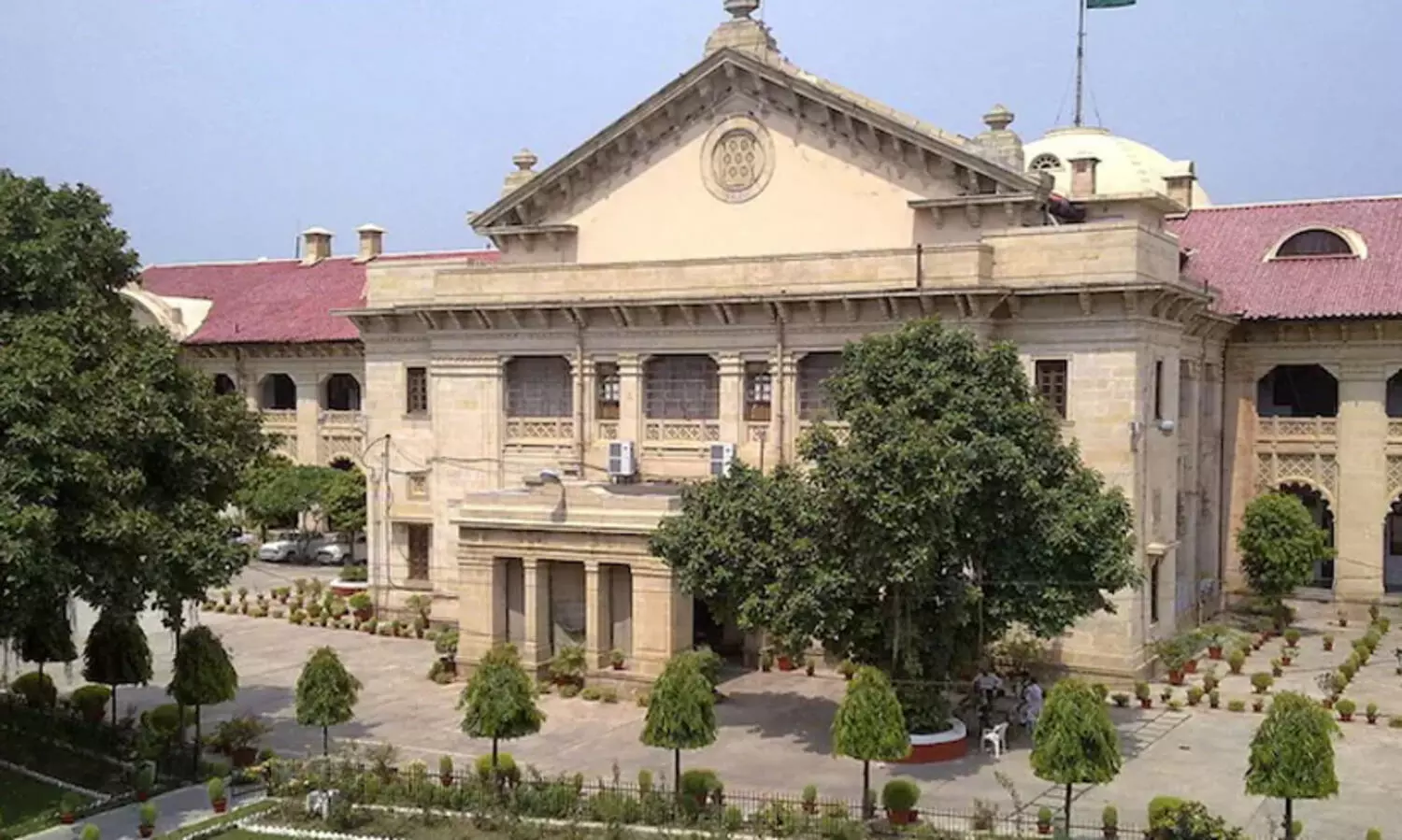 വിവാഹം ഭർത്താവിന് ഭാര്യയുടെമേൽ ഉടമസ്ഥാവകാശം നൽകുന്നില്ല; സമ്മതമില്ലാതെ സ്വകാര്യ വീഡിയോ അപ്‌ലോഡ് ചെയ്യുന്നതിനെതിരെ ഹൈകോടതി