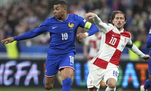 എജ്ജാതി തിരിച്ചുവരവ്! ക്രോട്ട് കോട്ട പൊളിച്ച് ഫ്രഞ്ച് പട നേഷൻസ് ലീഗ് സെമിയിൽ; ജയം ഷൂട്ടൗട്ടിൽ (5-4)