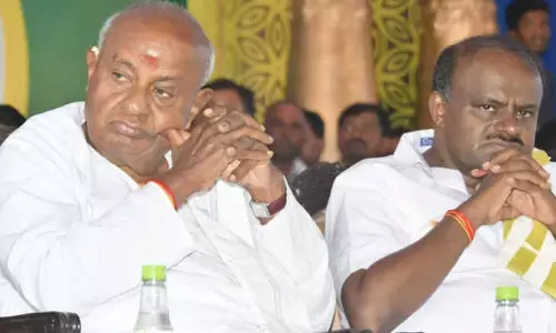 സ​ർ​ക്കാ​ർ ടെ​ൻ​ഡ​റു​ക​ളി​ൽ നാ​ല് ശ​ത​മാ​നം മു​സ്‌​ലിം സം​വ​ര​ണം; ബി.​ജെ.​പി പ്ര​തി​ഷേ​ധ​വു​മാ​യി ജെ.​ഡി.​എ​സ് സ​ഹ​ക​രി​ക്കി​ല്ല