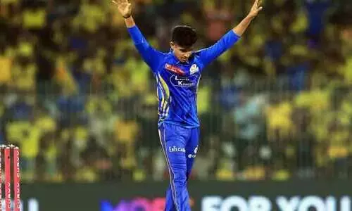 ആരാണ് വിഗ്നേഷ് പുത്തൂർ? ഒരു ആഭ്യന്തരം പോലും കളിക്കാതെ എങ്ങനെ മുംബൈ ഇന്ത്യൻസിലെത്തി?