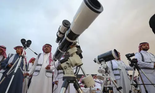 സൗദിയിൽ ഞായറാഴ്ച ഈദുൽ ഫിത്വറിന് സാധ്യത സൗദിയിൽ ഞായറാഴ്ച ഈദുൽ ഫിത്വറിന് സാധ്യത