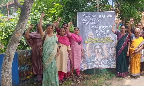 നിരാഹാരമിരിക്കുന്നവരോടൊപ്പം മറ്റ് ആശമാരും ഉപവാസം നടത്തി